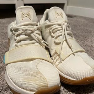 pg1 white